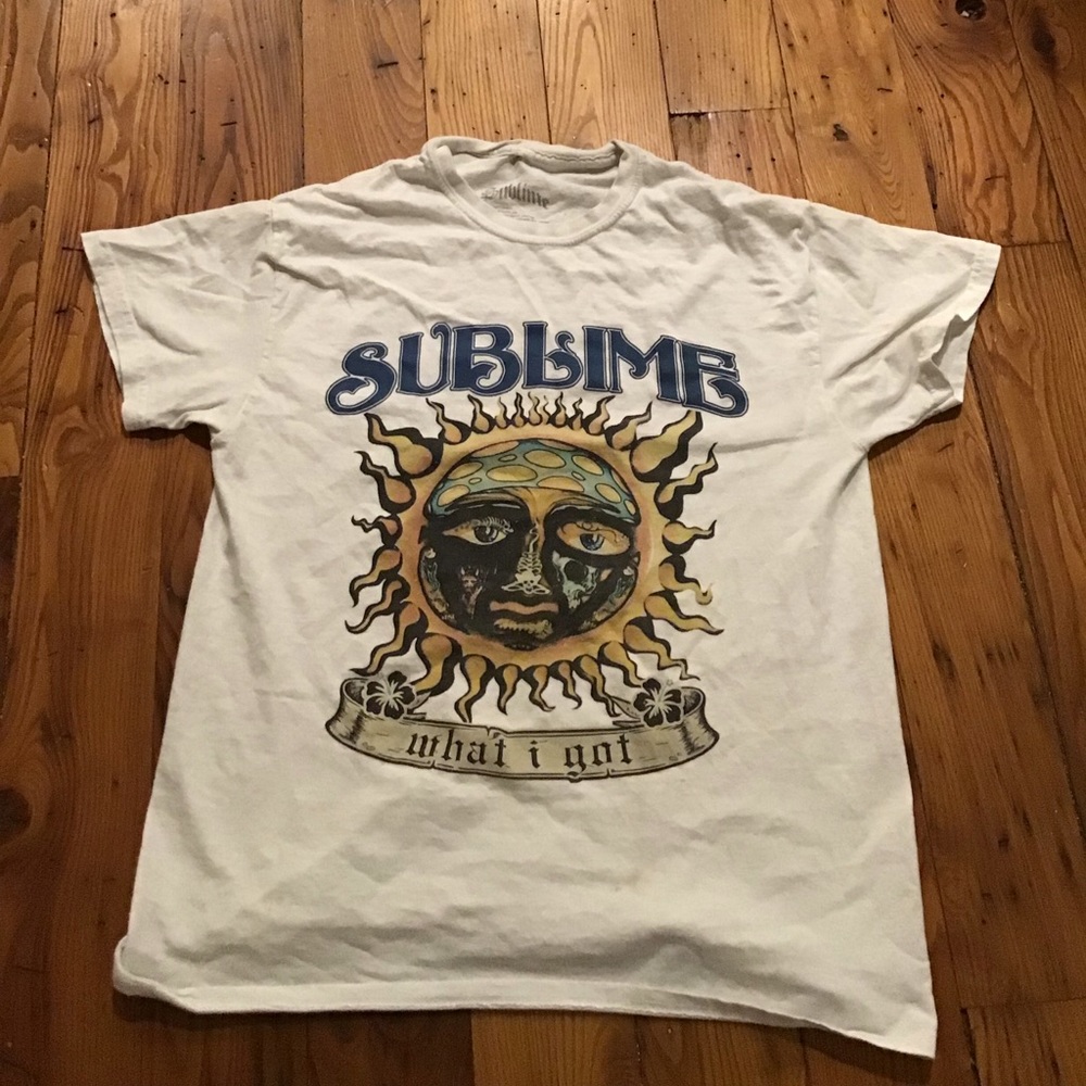 White sublime graphic tee